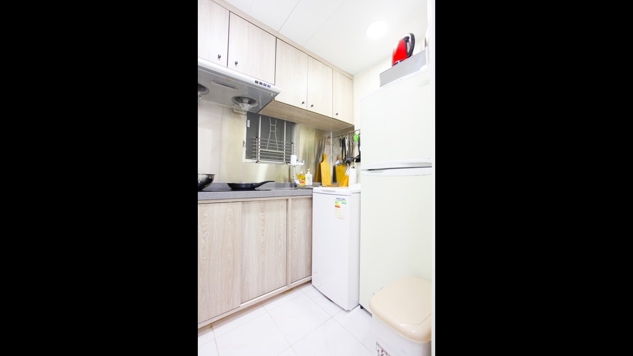 Modern kitchen in 2 bedrooms Hong Kong serviced apartment Fortress Hill