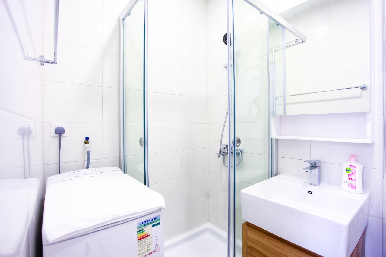 Modern Bathroom in 2 bedrooms serviced apartment Hong Kong Fortress Hill