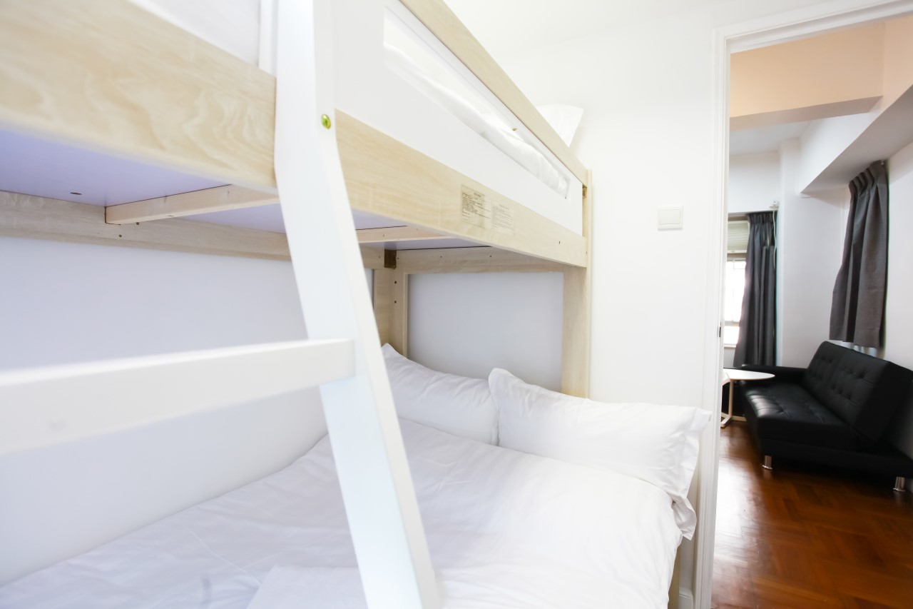Bunk bed in Tin Hau 2 bedrooms serviced Apartment Hong Kong