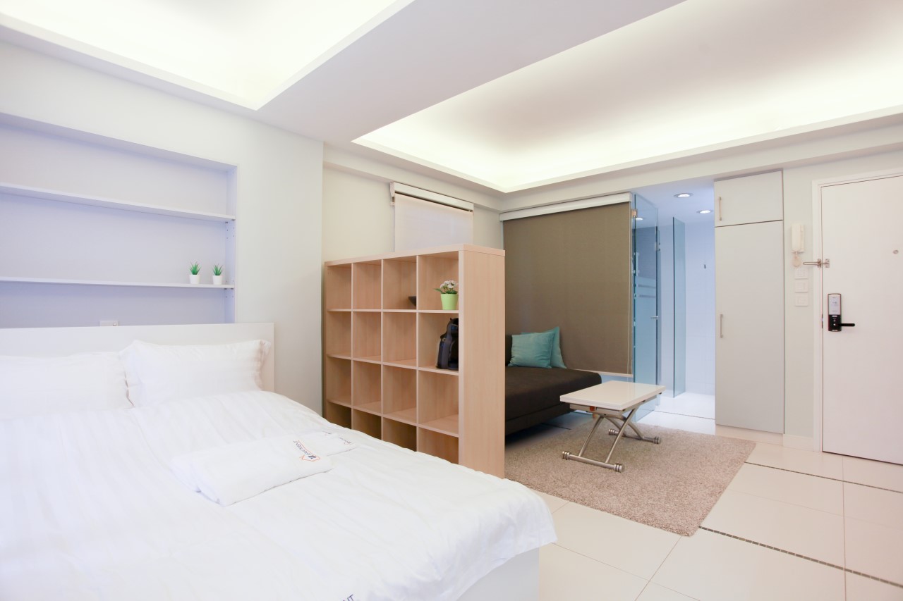 Big Studio serviced apartment Hong Kong in Tin Hau with modern furnishing