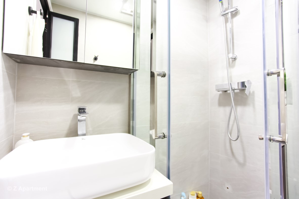 Modern Bathroom in 2 bedrooms Hong Kong serviced apartment Fortress Hill